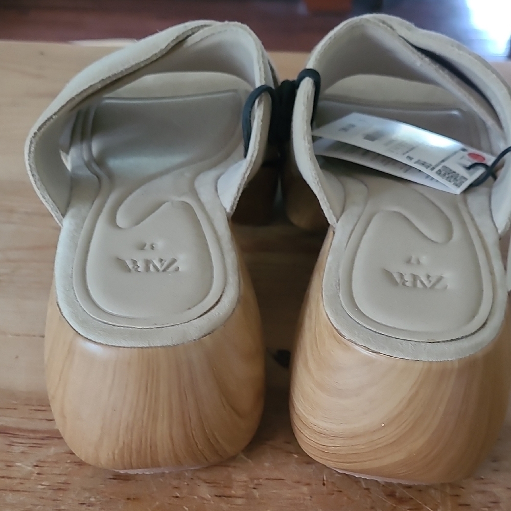 NWT Zara Women's Boho Taupe Suede Chunky Wood Mules - Bundle Discount - Picture 4 of 6